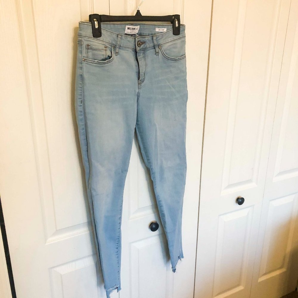 EUC William Rast light-wash jeans ankle skinny 28